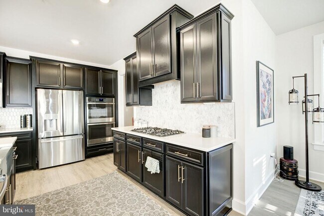 Building Photo - 6547 Clubhouse Dr