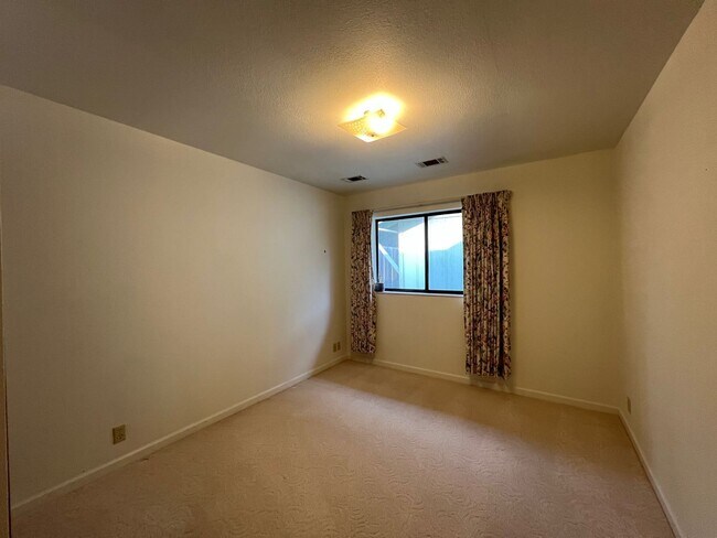 Building Photo - 4303 Horseman Ln