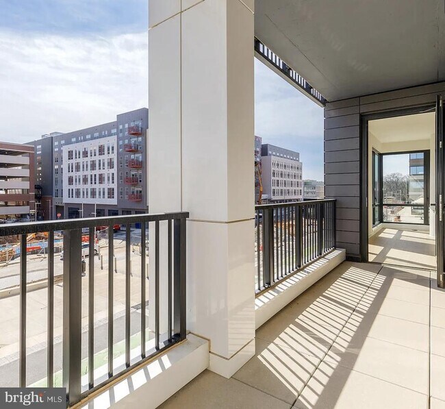 Building Photo - 255 W Falls Station Blvd
