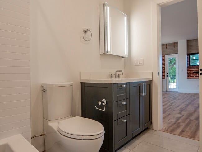 Building Photo - 5359 W Adams Blvd