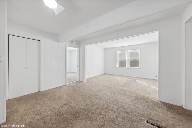 Building Photo - 9518 S 53rd Ave