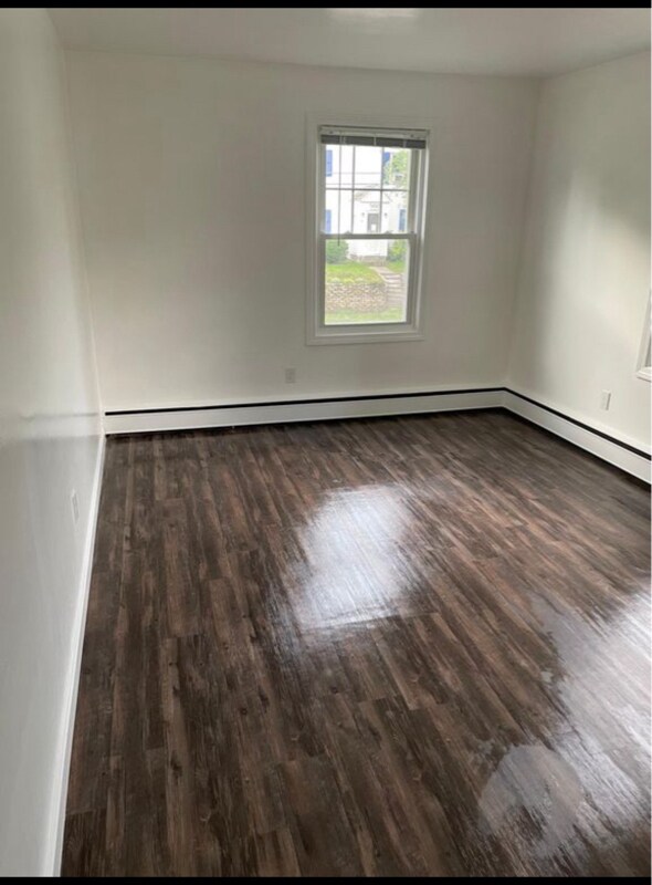 Building Photo - 111 Hall St