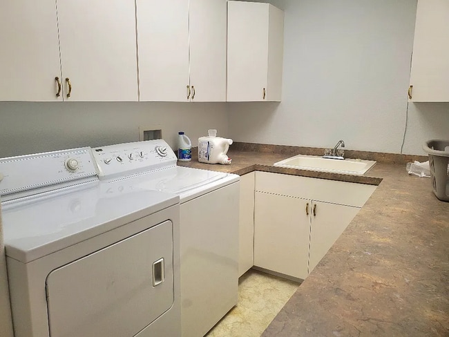 Building Photo - 3b/2.5 House for Rent