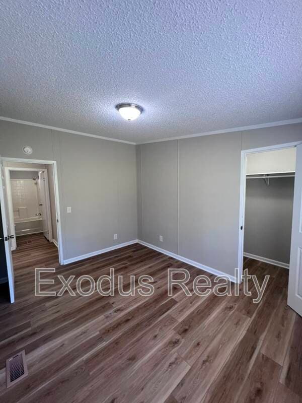 Building Photo - 771 Deer View