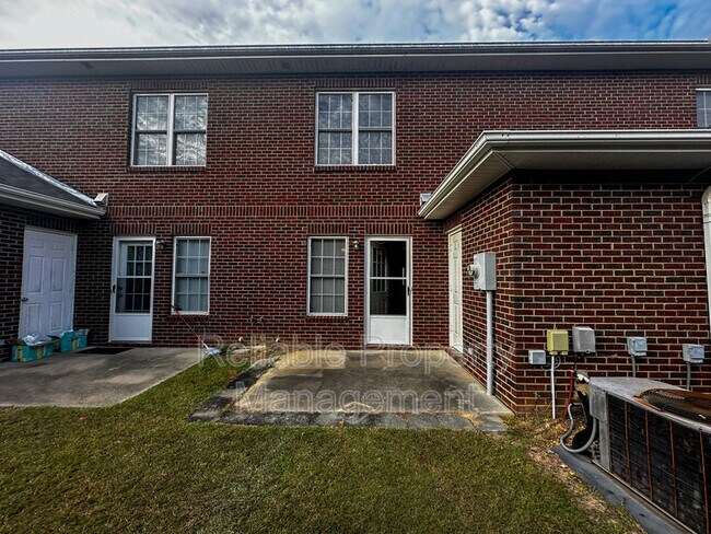 Building Photo - 102 Boykin Ave