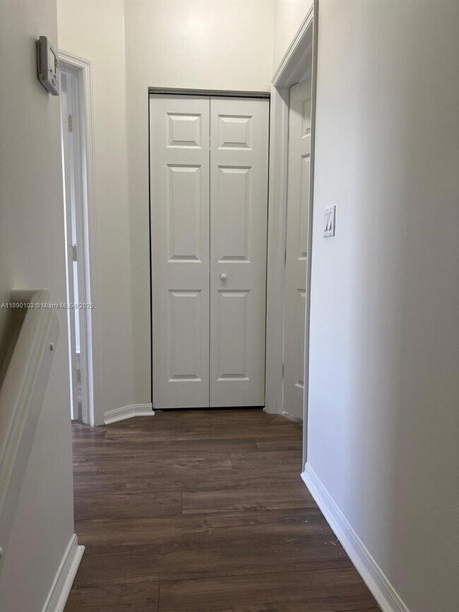 Building Photo - 4938 Leeward Ln