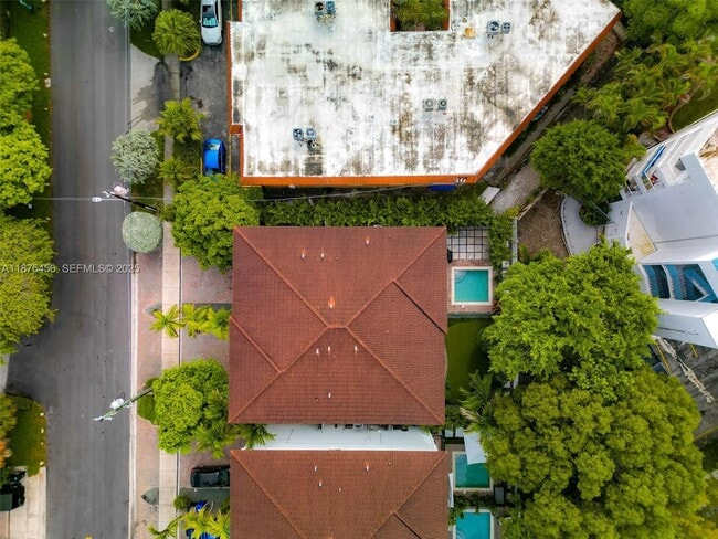 Building Photo - 3506 NE 166th St