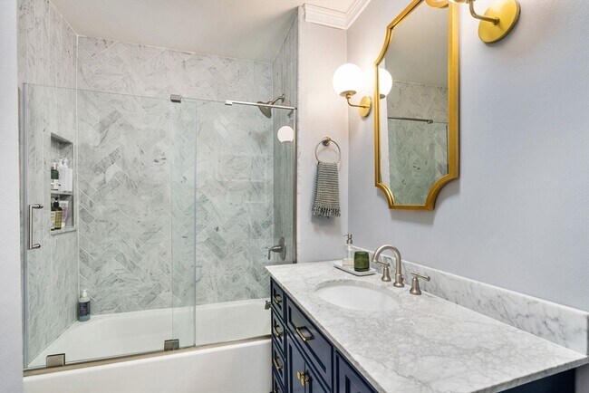 Building Photo - 12 Mystic St