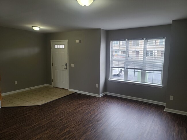 Building Photo - 3 Bedroom Townhome for Rent in Waynesboro!