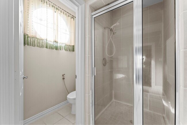 Building Photo - 9910 Orchard Ct