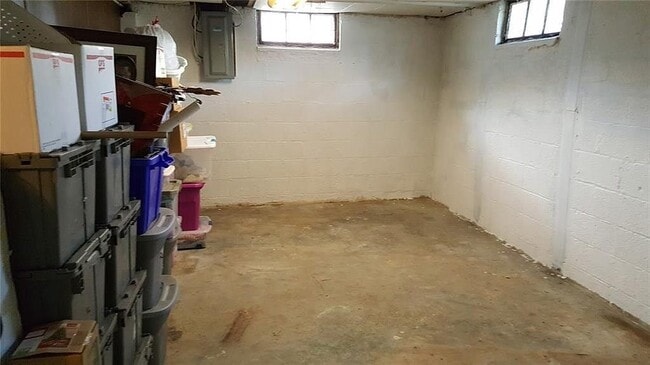 Building Photo - 521 Lonsvale Dr