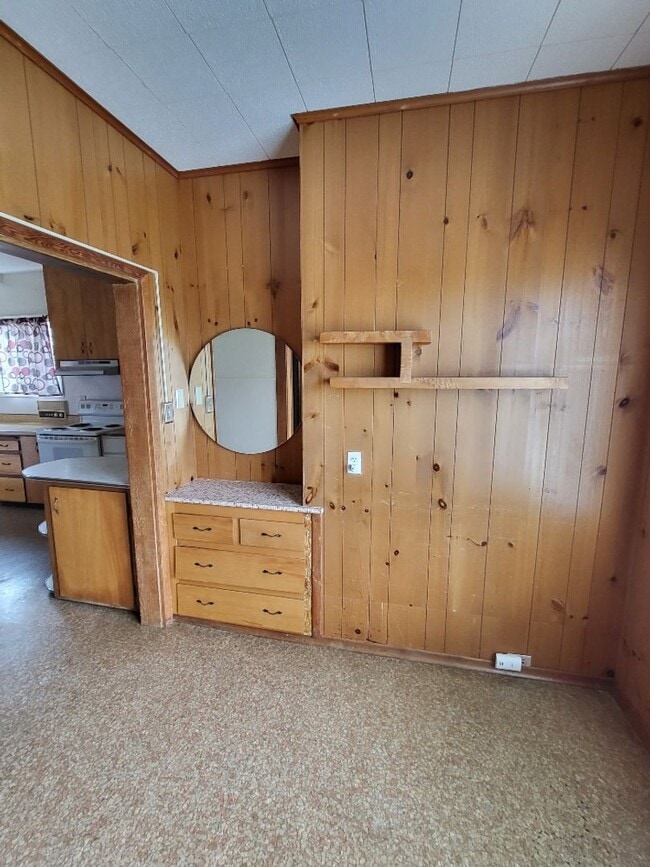 Building Photo - STATUS: AVAILABLE  | R98C | $2095.00