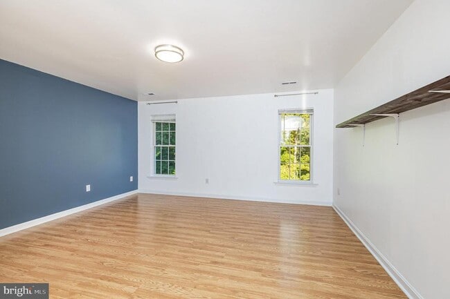 Building Photo - 9212 Isle of Laurels