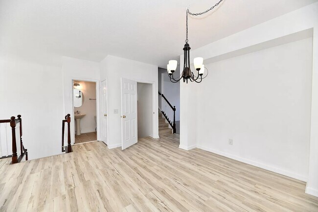 Building Photo - 11888 Esty Way