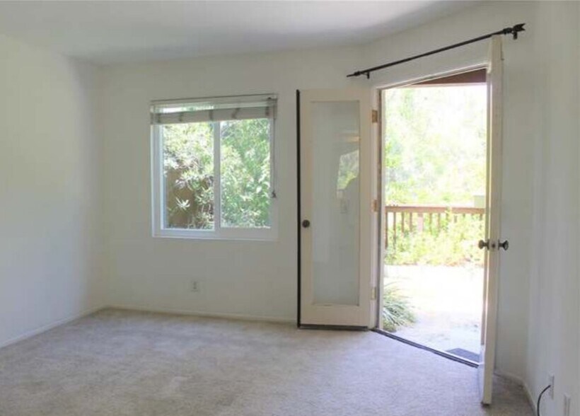 Building Photo - 1 Aubrieta