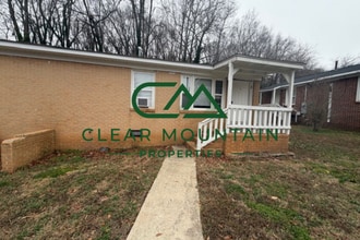 Building Photo - MOVE IN SPECIAL - Receive 1st month rent free with 13-month lease!