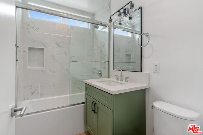 Building Photo - 144 N Swall Dr
