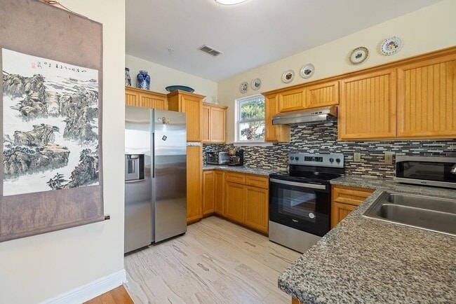 Building Photo - 9 Mashes Sands Rd