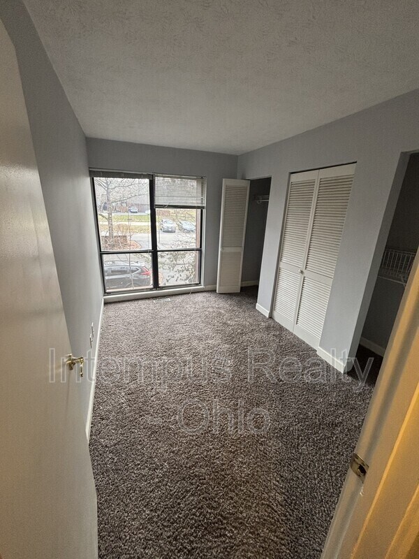 Building Photo - 4994 Wintersong Ln