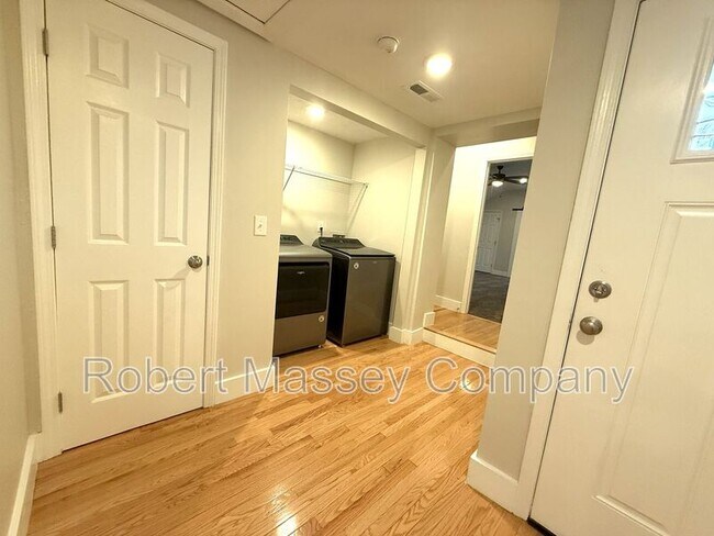 Building Photo - 1435 Mellwood Ave