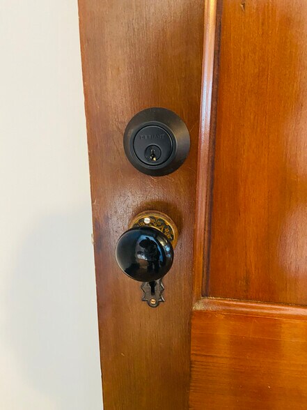 Building Photo - 32 Summer St