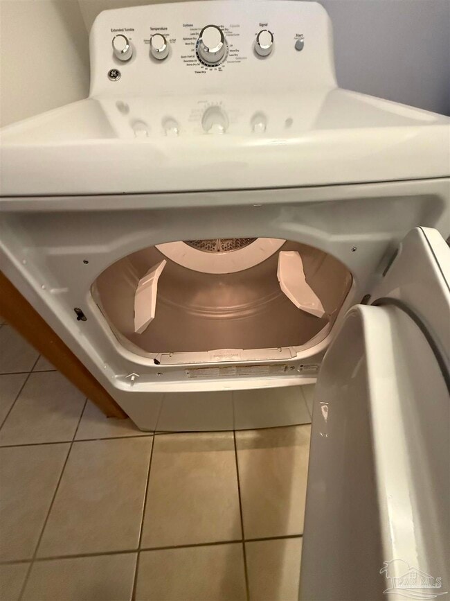 Building Photo - 1469 E Johnson Ave