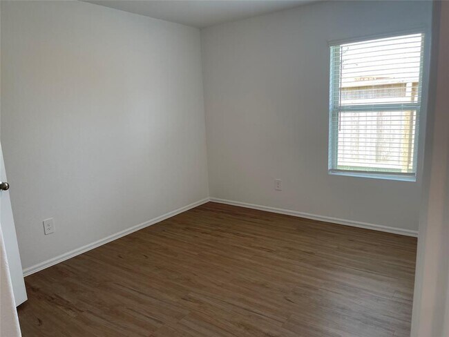 Building Photo - 440 Jewett Meadow Dr