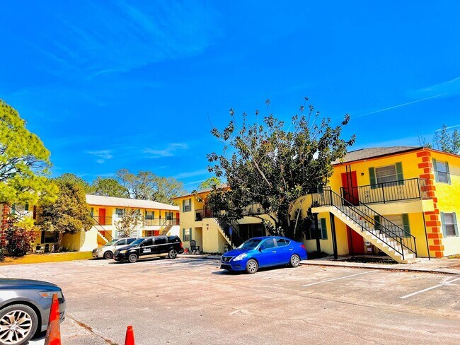 Building Photo - 2190 Knox McRae Dr