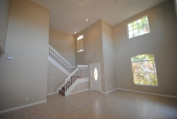 Building Photo - 6179 NW 40th St