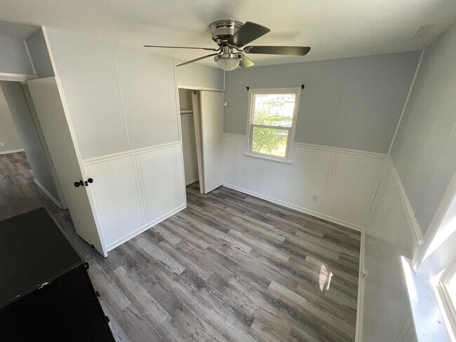 Building Photo - 3852 Sandusky St