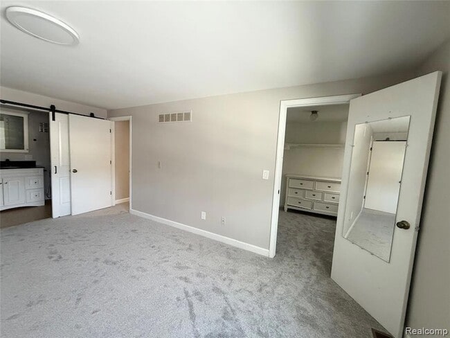 Building Photo - 21141 E Glen Haven Cir