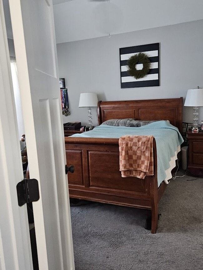 Building Photo - Beautiful 4-bedroom, 2.5- bath home with b...