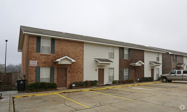 Primary Photo - Bristoe Townhomes