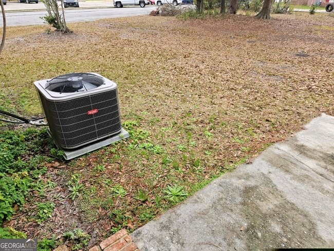 Building Photo - 1220 Poplar St