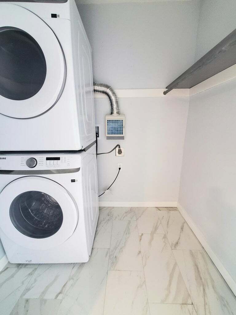 Building Photo - 201 Coppitt Rd