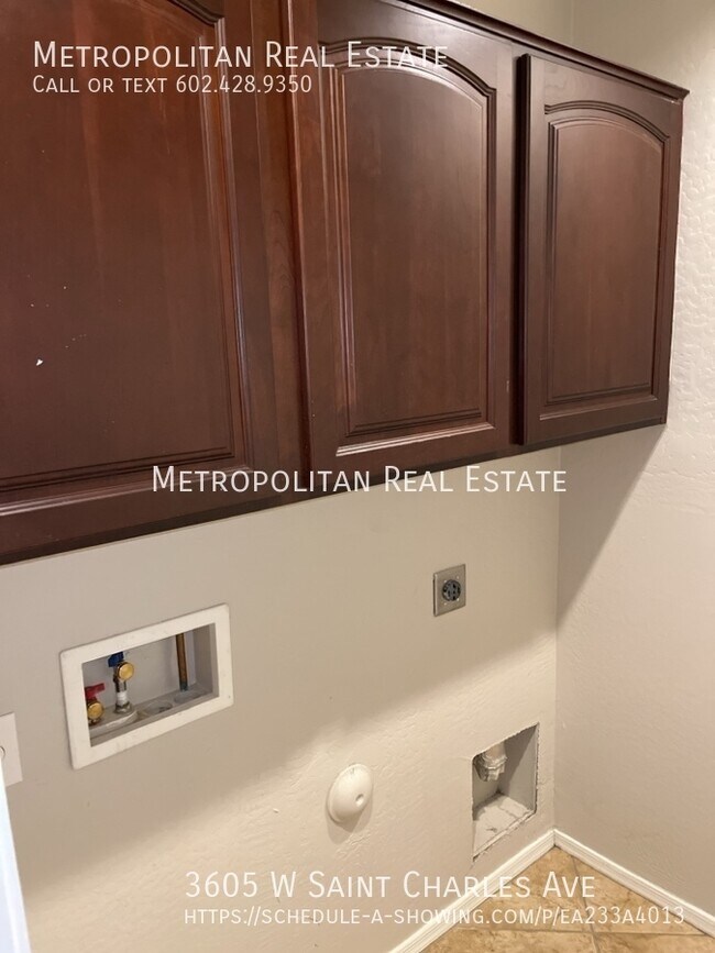 Building Photo - 3605 W St Charles Ave