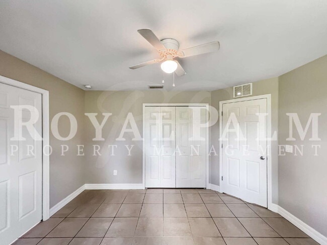 Building Photo - Cozy Up Long-Term & Leaf It All Behind – 3BR/2BA Duplex + Garage & The Favorite Perk: Screened. L...