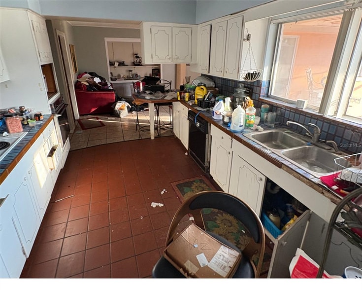 Building Photo - 3000 36th Ave S