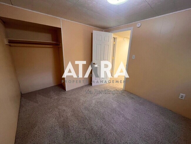 Building Photo - 618 W Anderson Ave