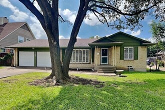 Building Photo - 11029 Watterson Dr