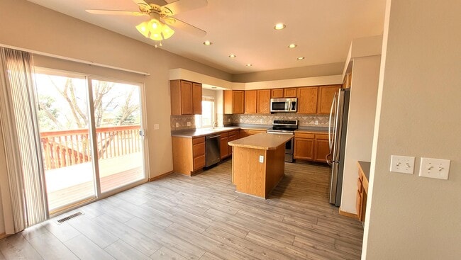 Building Photo - 15668 Dawson Creek Dr