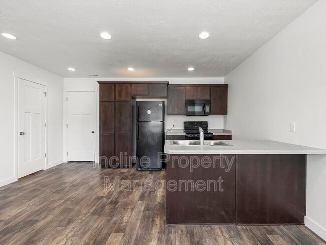 Building Photo - 178 E 630 N