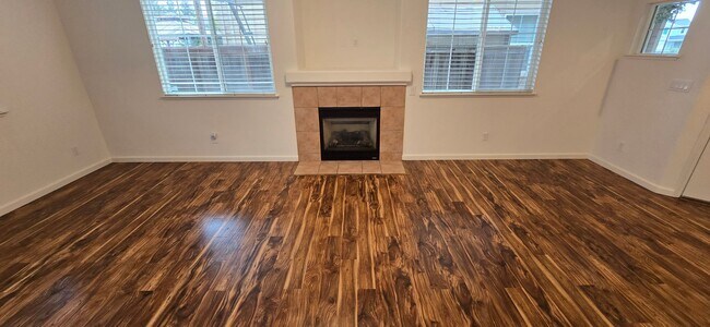 Building Photo - EPIC REA: 3 Bed/2.5 Bath Modern Comfort in a Prime Fairfield Location!