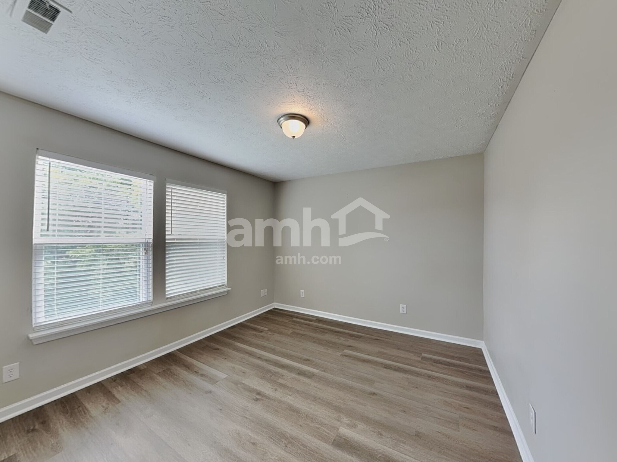 Building Photo - 1151 Fiesta Dr