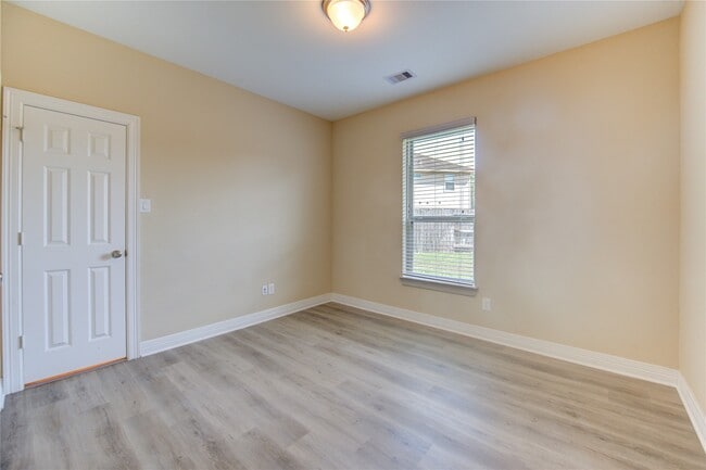 Building Photo - 5530 Mangrove Creek Ln