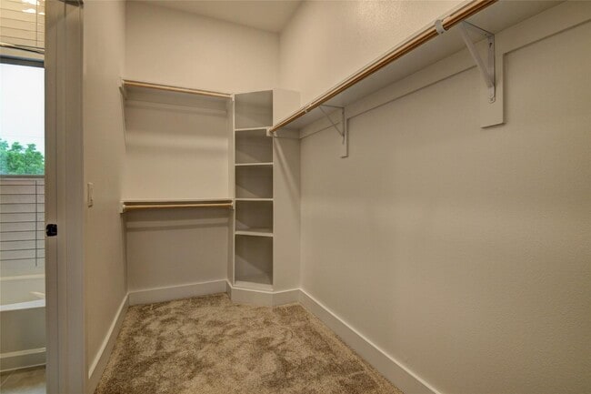 Building Photo - 6400 Washington St