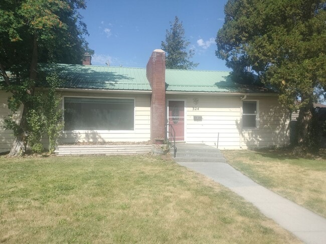 Building Photo - Darling 2 bed 1 bath house close to BYU-Idaho