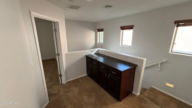 Building Photo - 3805 E Santa Fe Ln