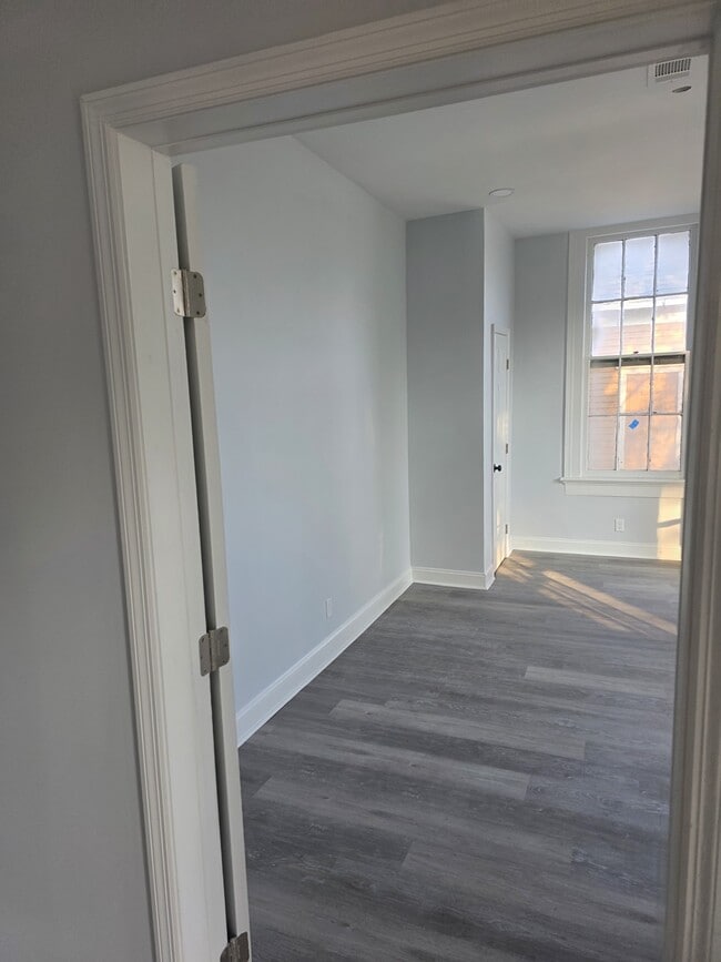 Building Photo - 1745 1st Ave