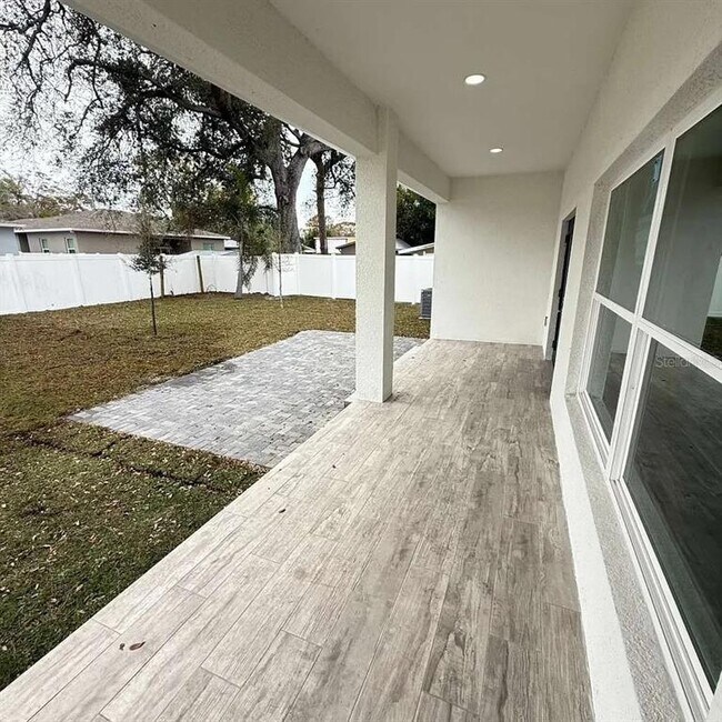 Building Photo - 13277 Center Ave